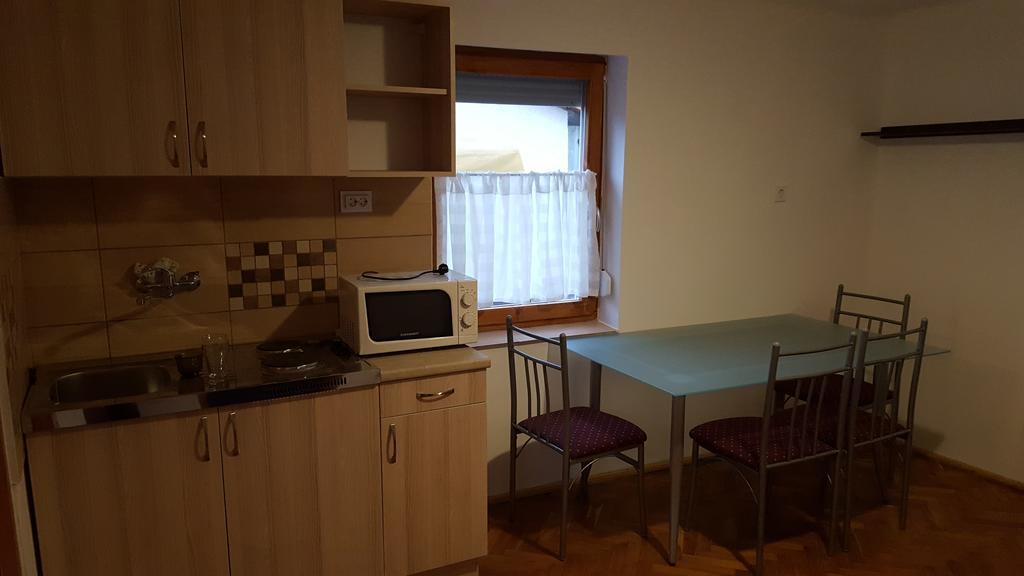 M&M Apartman Tiszafüred Eksteriør billede